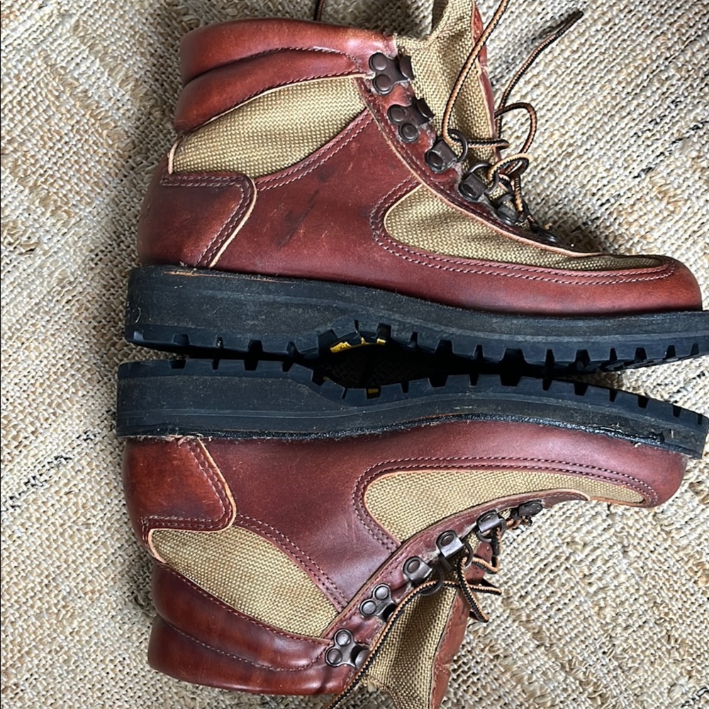 Vintage Danner Leather and Gore-Tex Hiking Boots with Vibram soles. - Picture 4 of 7